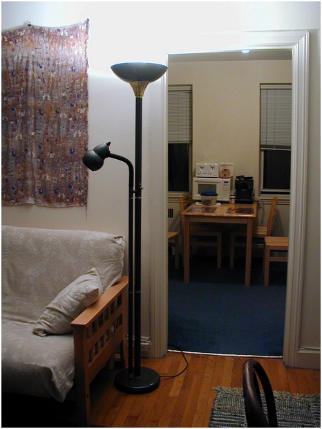 07-breakfast_room_from_living_room.jpg