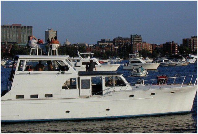 09-boat_revelers.jpg