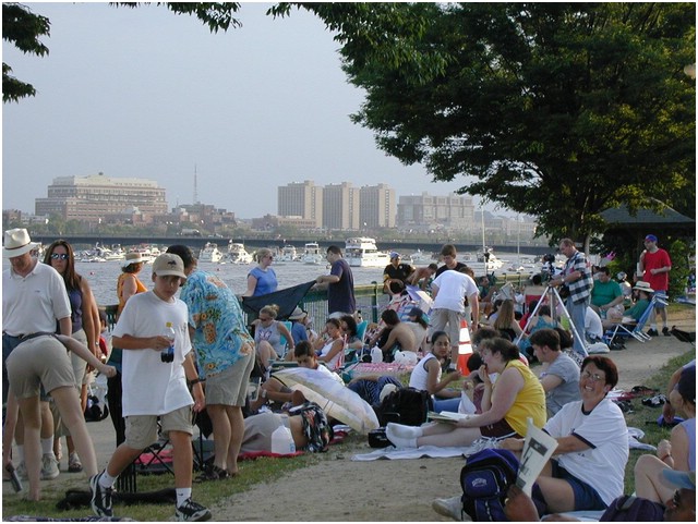 12-waiting_for_fireworks_3.jpg