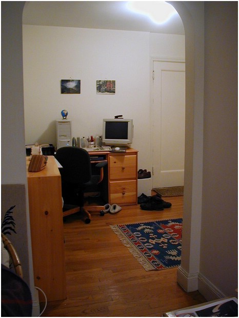 02-foyer_from_living_room.jpg