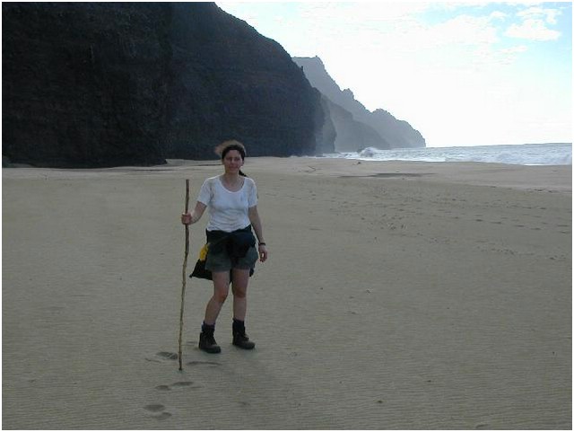 086_karen_on_kalalau_beach.JPG
