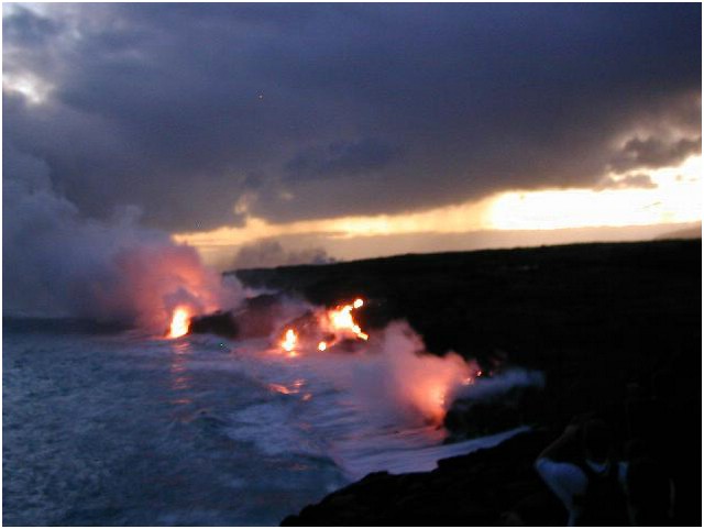 176_lava_flowing_into_the_ocean_4.JPG