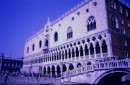 Venice0009 * 320 x 210 * (30KB)