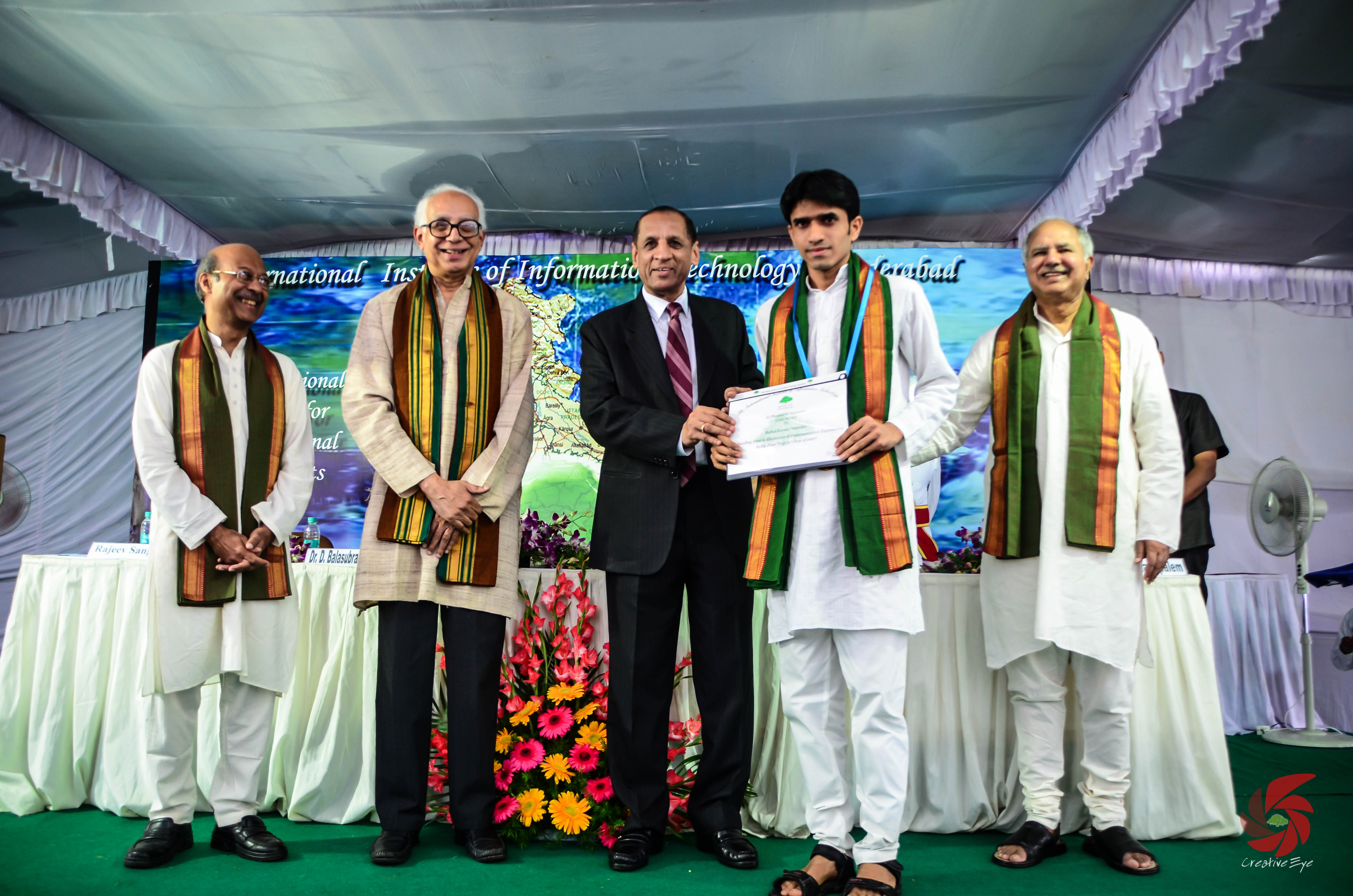 IIIT-H Gold-Medal Pic